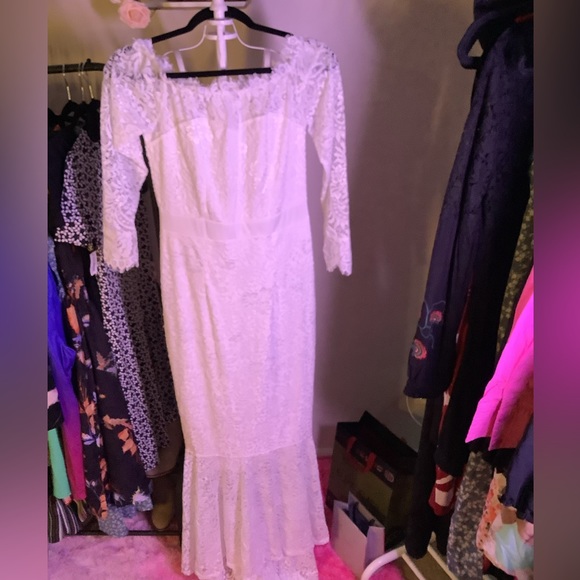 White Lace NWOT Embroidered Maxi Dress Large fitted - Picture 2 of 9